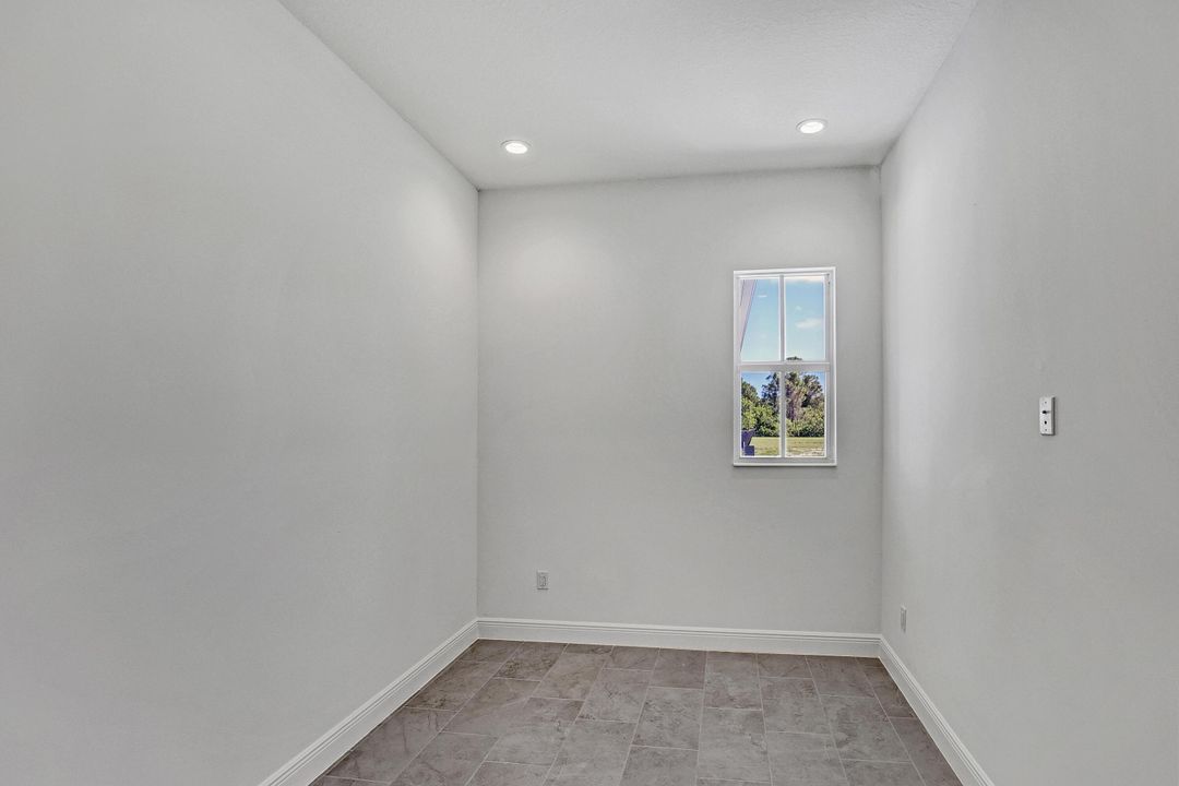 En Venta: $784,000 (4 camas, 3 baños, 2560 Pies cuadrados)