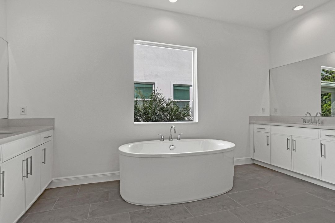 En Venta: $784,000 (4 camas, 3 baños, 2560 Pies cuadrados)