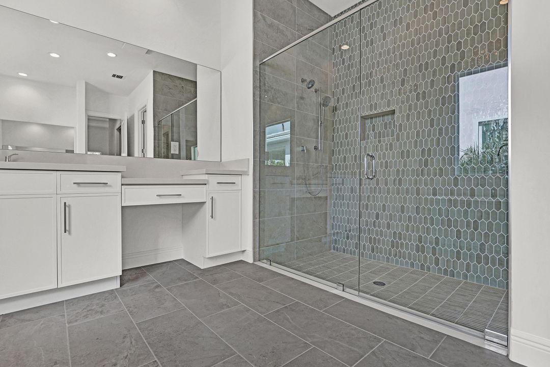 En Venta: $784,000 (4 camas, 3 baños, 2560 Pies cuadrados)