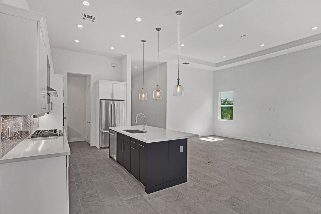 En Venta: $784,000 (4 camas, 3 baños, 2560 Pies cuadrados)