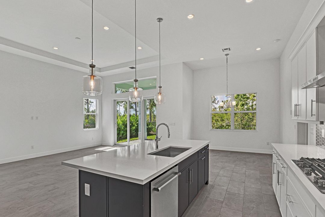 En Venta: $784,000 (4 camas, 3 baños, 2560 Pies cuadrados)