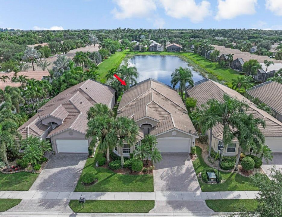 Под контрактом: $549,000 (3 спален, 2 ванн, 2347 Квадратных фут)