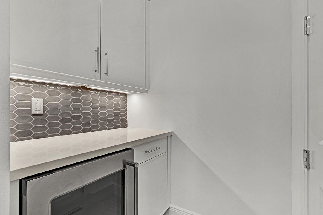 En Venta: $784,000 (4 camas, 3 baños, 2560 Pies cuadrados)