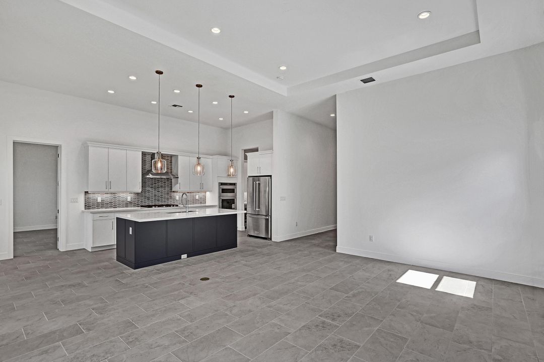 En Venta: $784,000 (4 camas, 3 baños, 2560 Pies cuadrados)