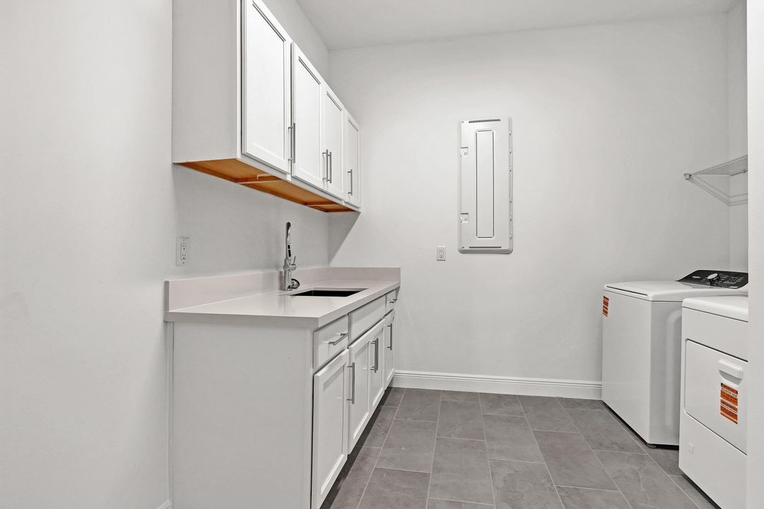 En Venta: $784,000 (4 camas, 3 baños, 2560 Pies cuadrados)