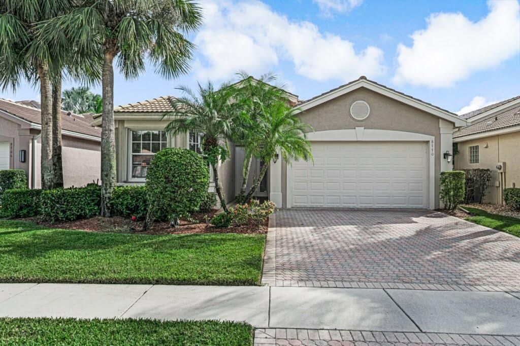 Под контрактом: $549,000 (3 спален, 2 ванн, 2347 Квадратных фут)