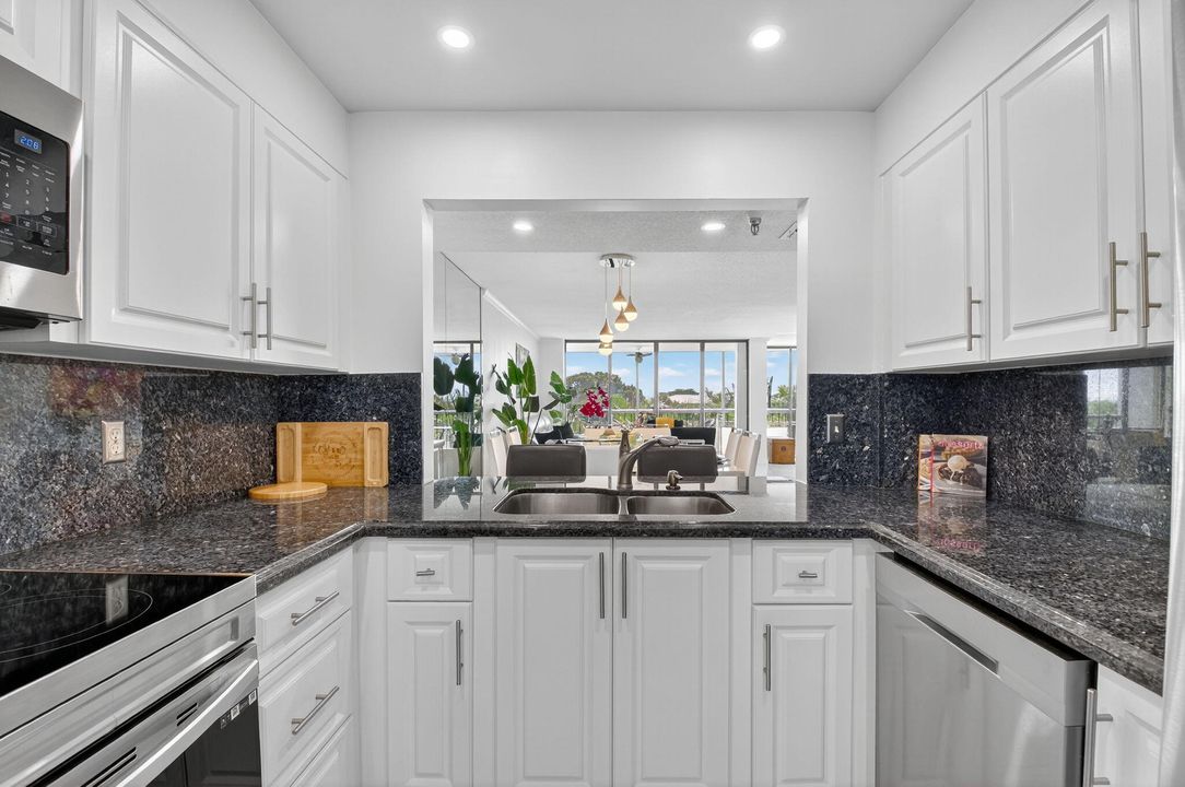 En Venta: $399,000 (3 camas, 2 baños, 1682 Pies cuadrados)