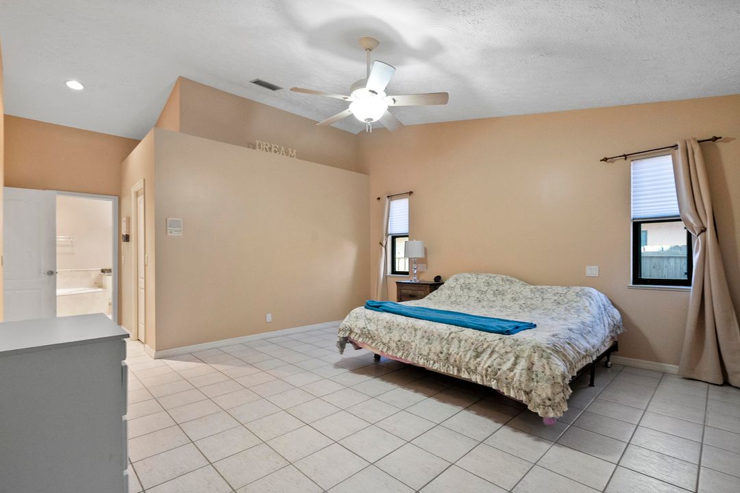 For Sale: $435,000 (3 beds, 2 baths, 1834 Square Feet)