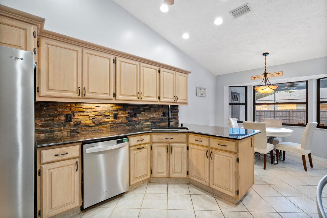 For Sale: $435,000 (3 beds, 2 baths, 1834 Square Feet)