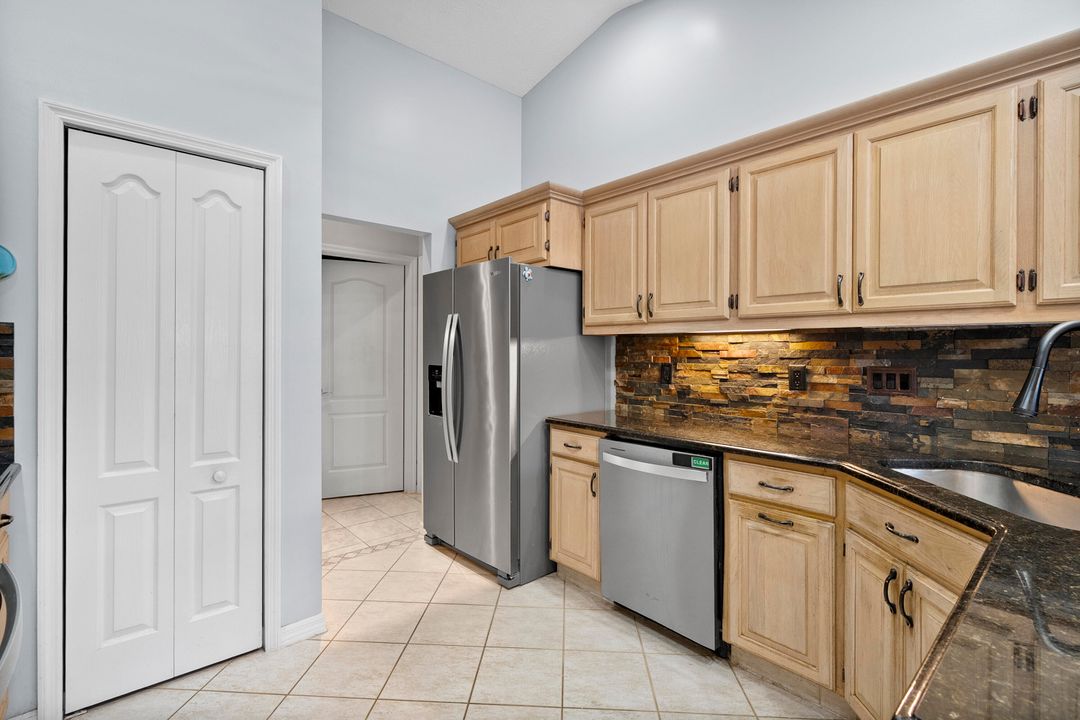 For Sale: $435,000 (3 beds, 2 baths, 1834 Square Feet)