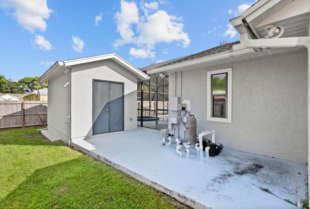 For Sale: $435,000 (3 beds, 2 baths, 1834 Square Feet)