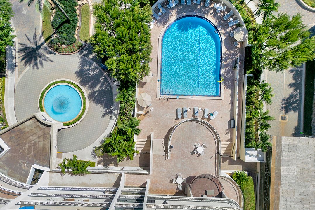 For Sale: $1,395,000 (2 beds, 2 baths, 1500 Square Feet)