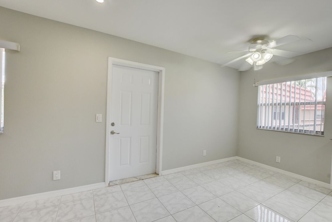 For Rent: $1,600 (2 beds, 2 baths, 880 Square Feet)