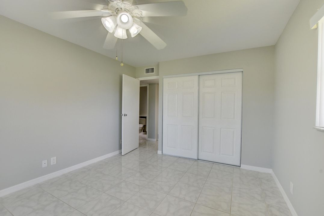 For Rent: $1,600 (2 beds, 2 baths, 880 Square Feet)