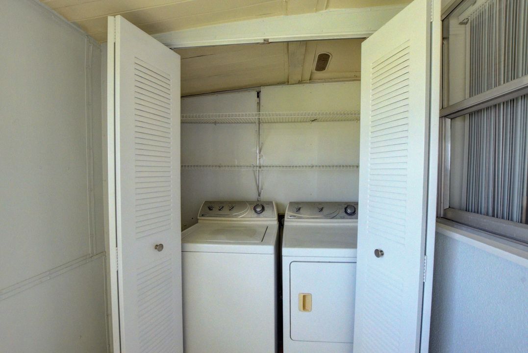 For Rent: $1,600 (2 beds, 2 baths, 880 Square Feet)