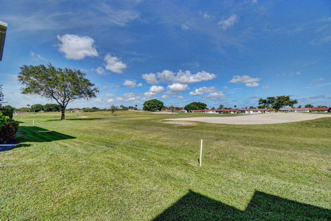 For Rent: $1,600 (2 beds, 2 baths, 880 Square Feet)