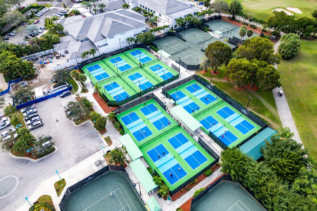 For Sale: $280,000 (2 beds, 2 baths, 1229 Square Feet)