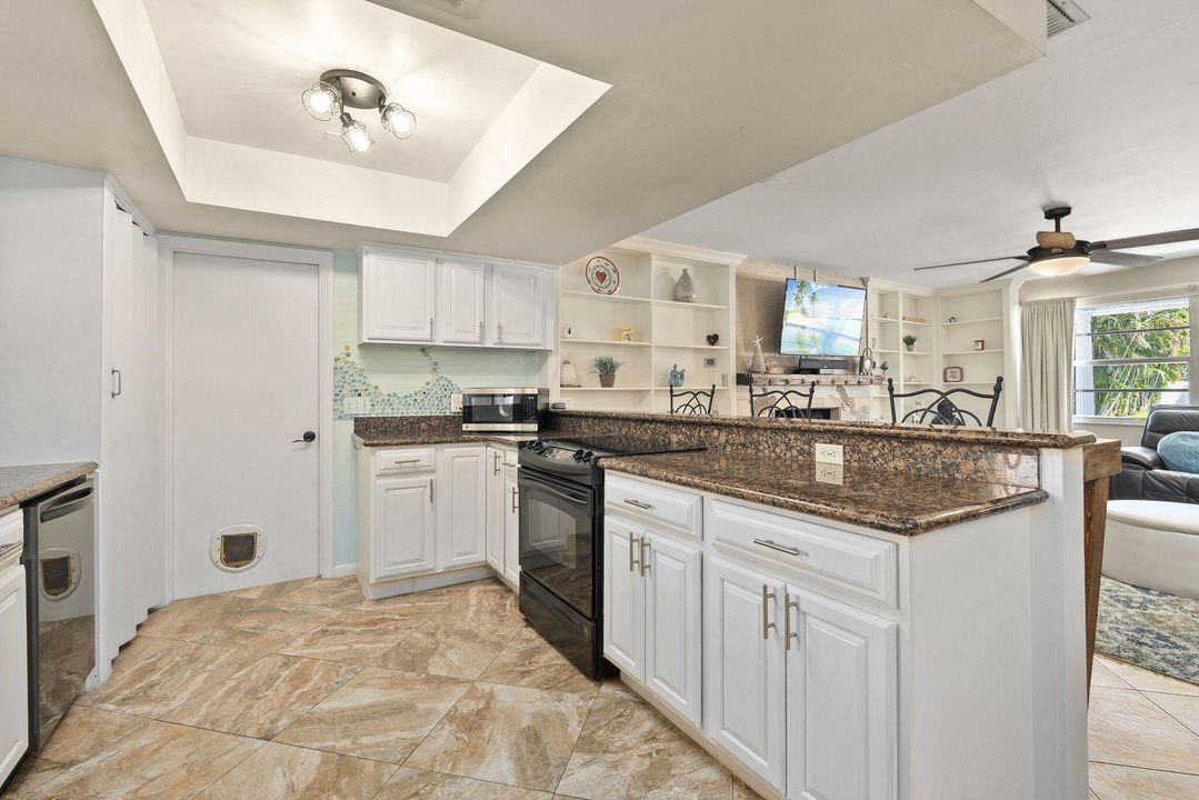 Active With Contract: $379,000 (3 beds, 2 baths, 1700 Square Feet)