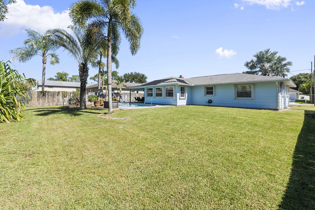 Active With Contract: $379,000 (3 beds, 2 baths, 1700 Square Feet)