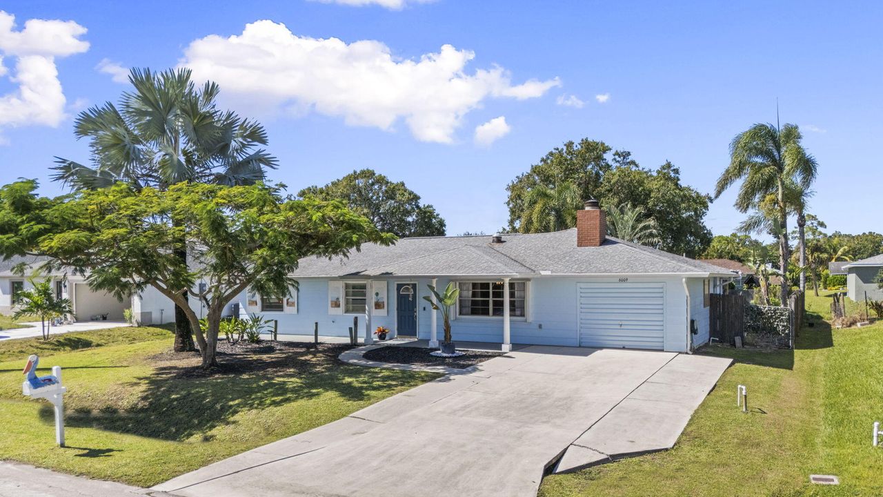 Active With Contract: $379,000 (3 beds, 2 baths, 1700 Square Feet)