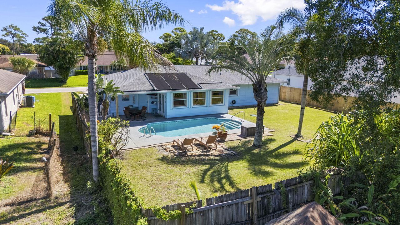 Active With Contract: $379,000 (3 beds, 2 baths, 1700 Square Feet)