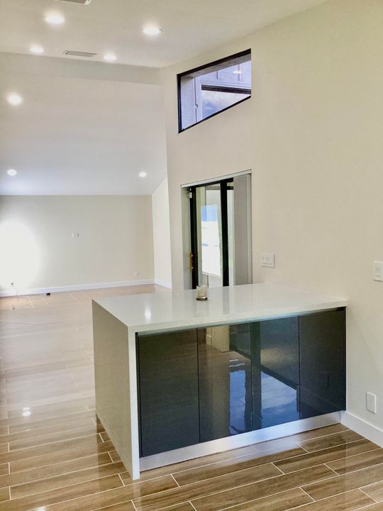 For Rent: $4,700 (3 beds, 2 baths, 1488 Square Feet)