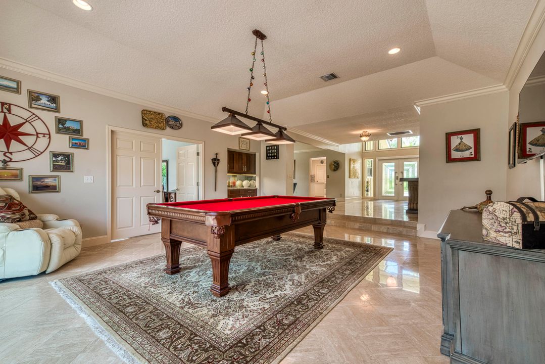 Activo con contrato: $9,000 (3 camas, 2 baños, 3039 Pies cuadrados)