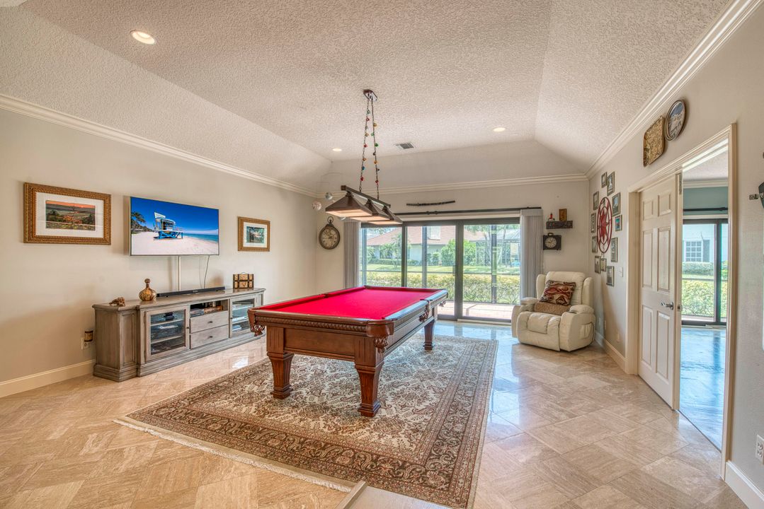 Activo con contrato: $9,000 (3 camas, 2 baños, 3039 Pies cuadrados)