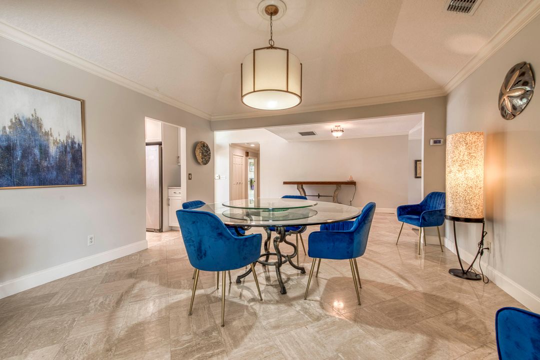 Activo con contrato: $9,000 (3 camas, 2 baños, 3039 Pies cuadrados)