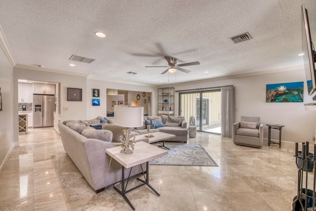 Activo con contrato: $9,000 (3 camas, 2 baños, 3039 Pies cuadrados)