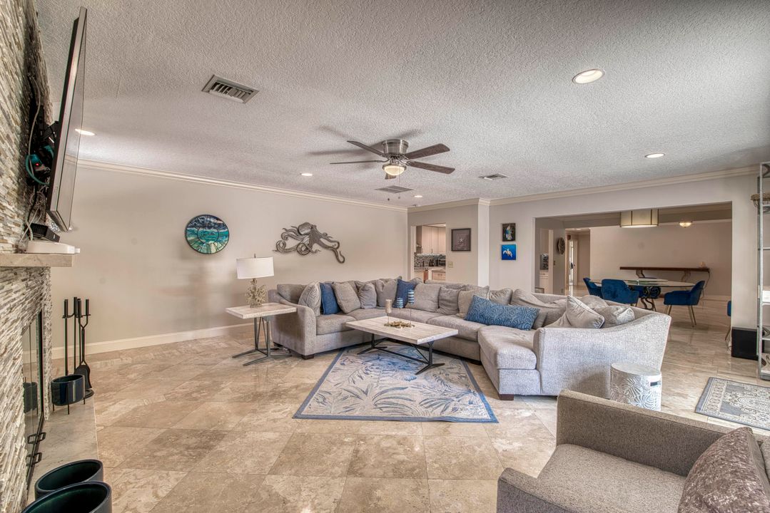 Activo con contrato: $9,000 (3 camas, 2 baños, 3039 Pies cuadrados)