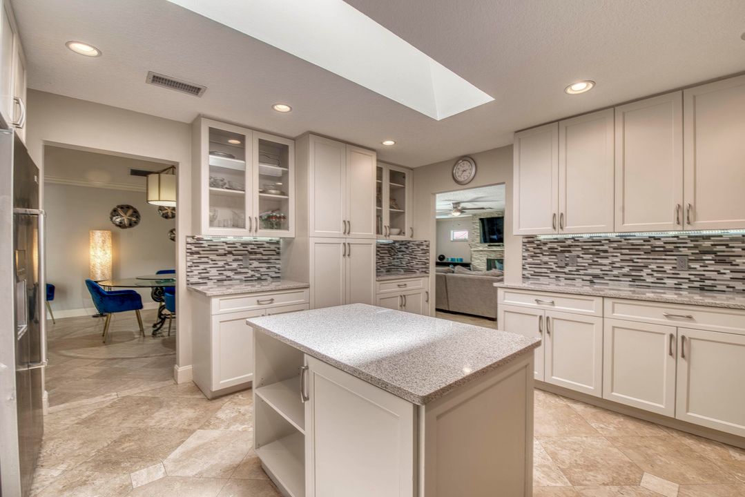 Activo con contrato: $9,000 (3 camas, 2 baños, 3039 Pies cuadrados)