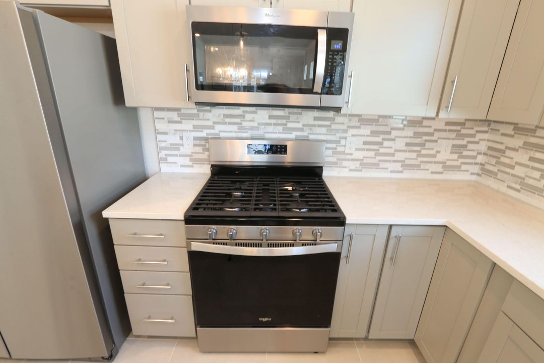 待售: $399,900 (2 贝兹, 2 浴室, 1579 平方英尺)