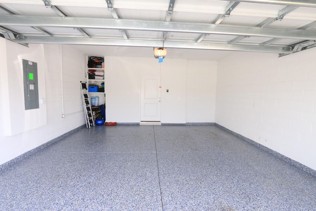 待售: $399,900 (2 贝兹, 2 浴室, 1579 平方英尺)