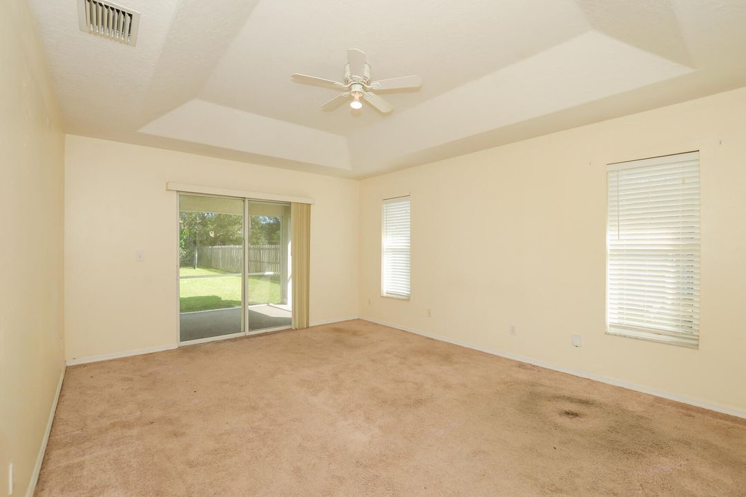 Activo con contrato: $375,000 (3 camas, 2 baños, 1863 Pies cuadrados)