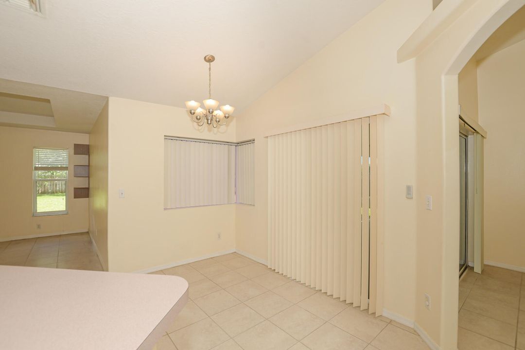 Activo con contrato: $375,000 (3 camas, 2 baños, 1863 Pies cuadrados)