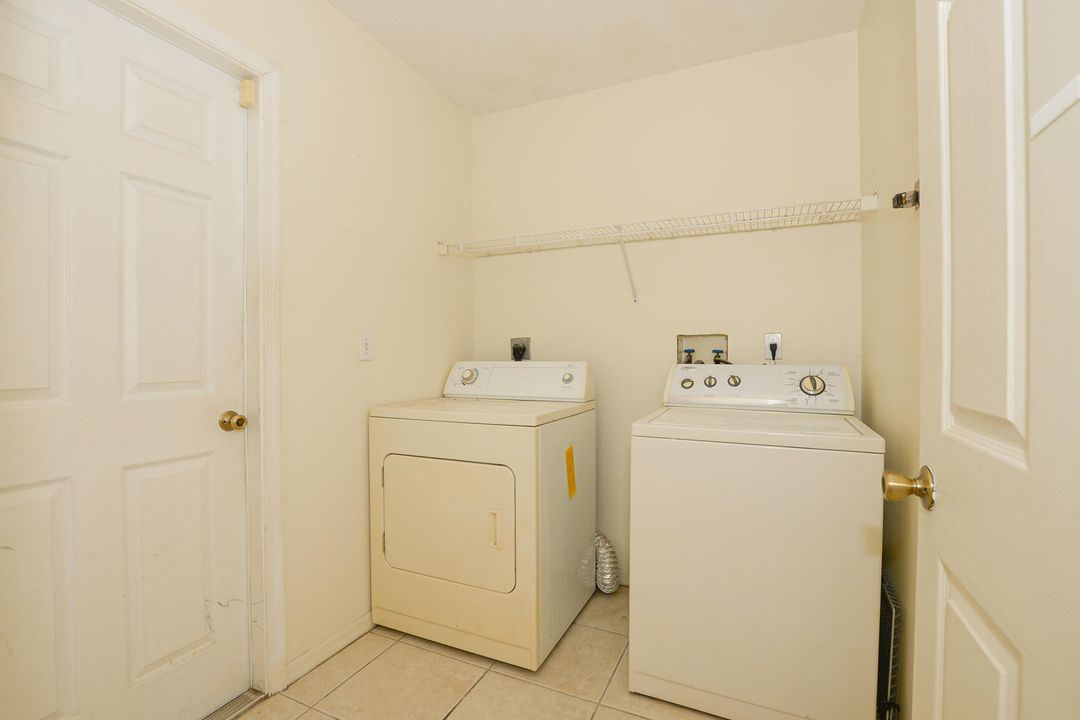 Activo con contrato: $375,000 (3 camas, 2 baños, 1863 Pies cuadrados)