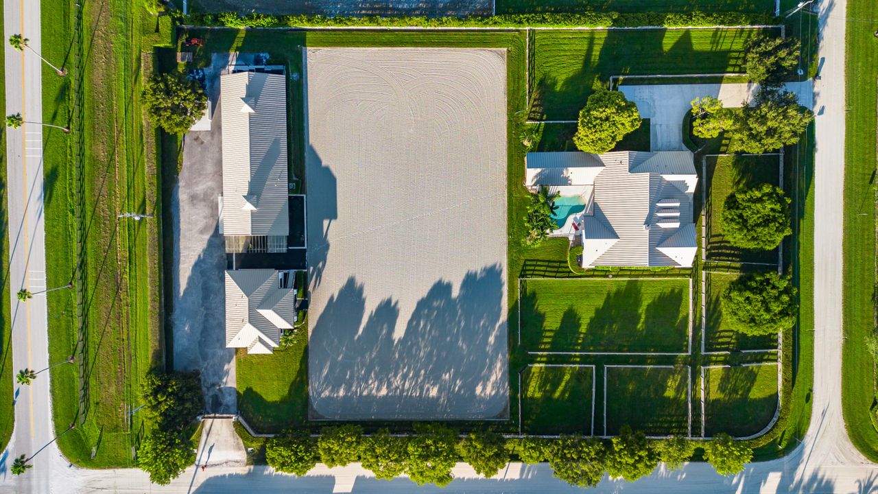 For Sale: $5,150,000 (8 beds, 7 baths, 3425 Square Feet)