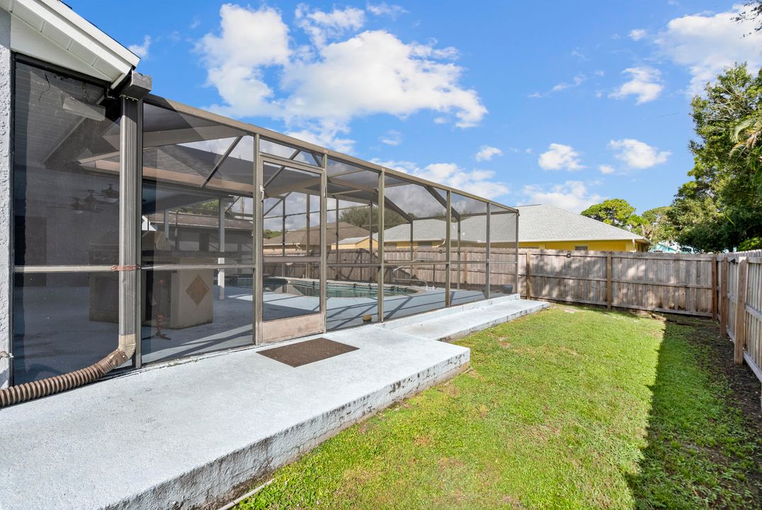 For Sale: $435,000 (3 beds, 2 baths, 1834 Square Feet)