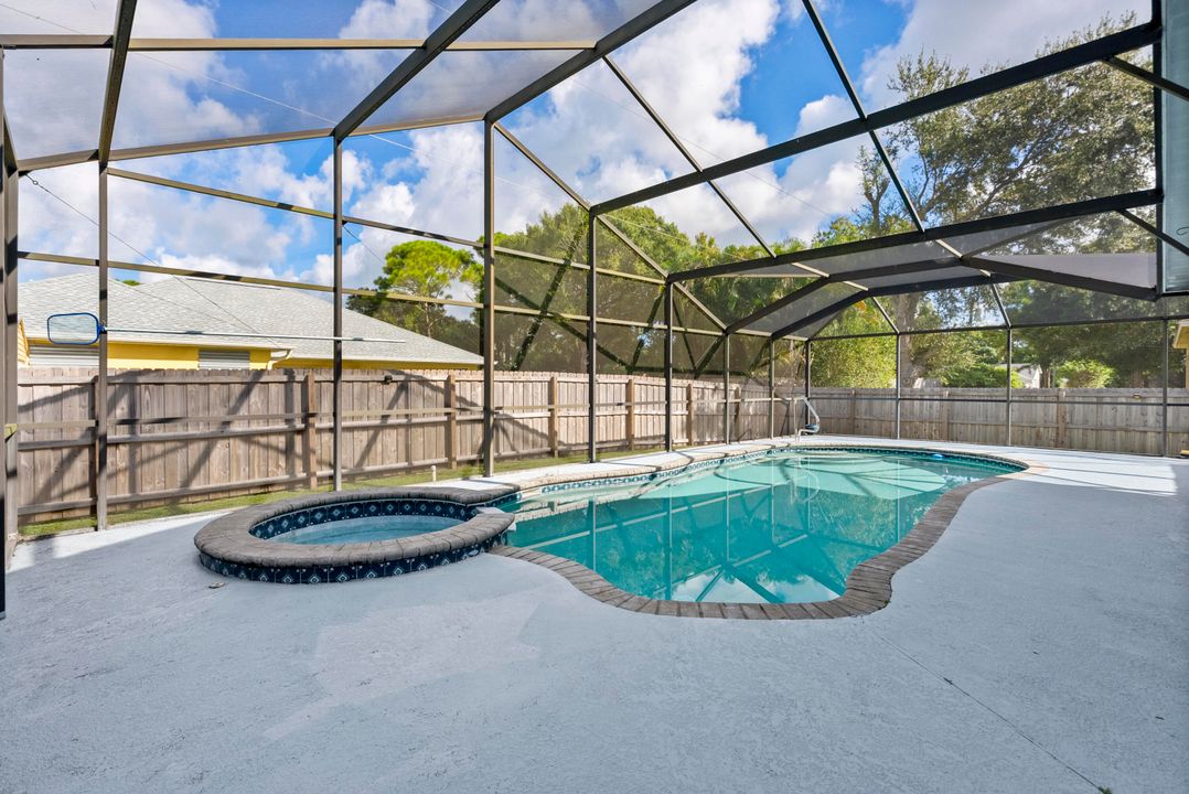 For Sale: $435,000 (3 beds, 2 baths, 1834 Square Feet)