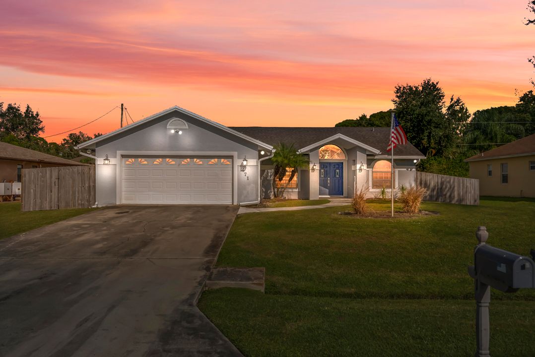 For Sale: $435,000 (3 beds, 2 baths, 1834 Square Feet)