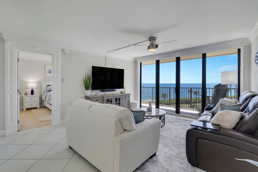 出租: $8,000 (2 贝兹, 2 浴室, 1170 平方英尺)