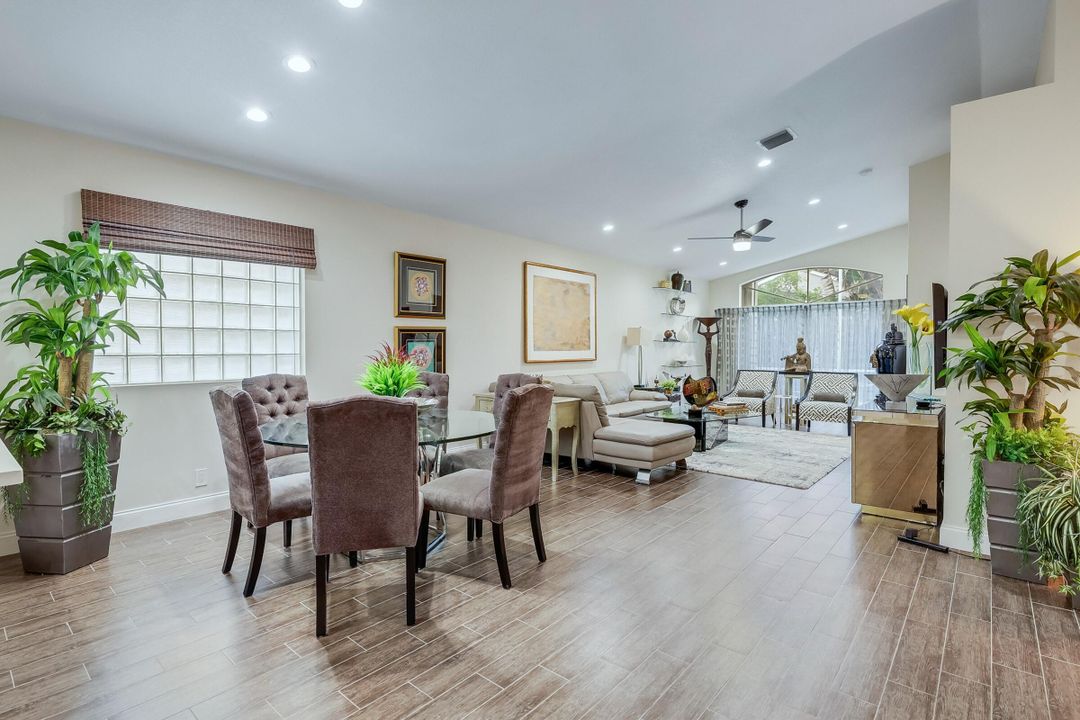 For Sale: $420,000 (2 beds, 2 baths, 1458 Square Feet)