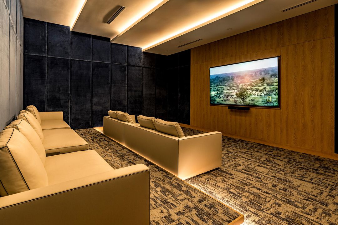 For Rent: $3,417 (1 beds, 1 baths, 833 Square Feet)