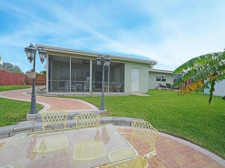 En Renta: $4,624 (3 camas, 2 baños, 1492 Pies cuadrados)