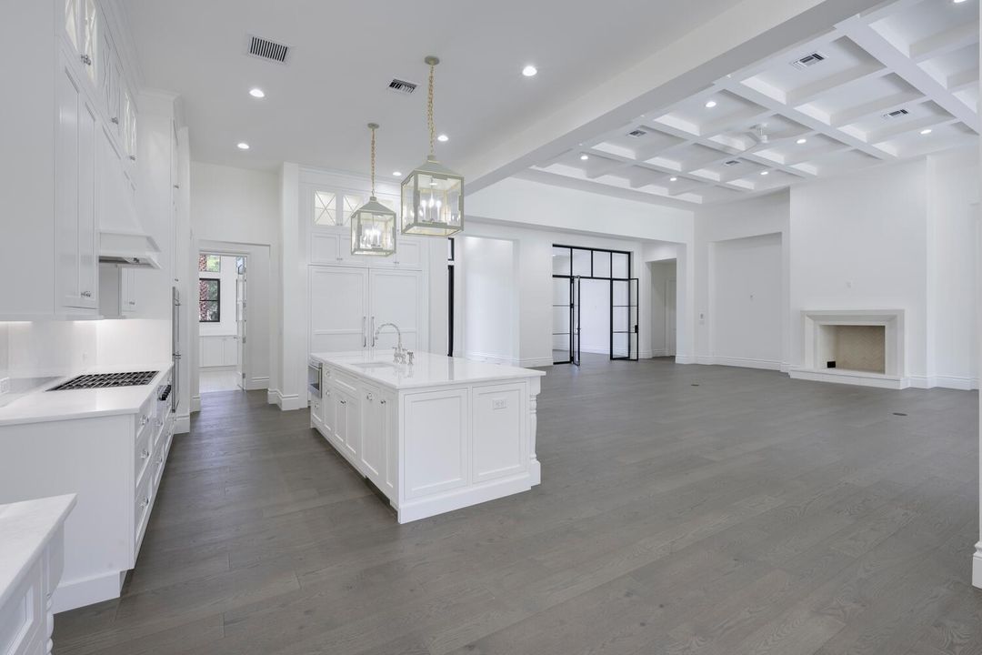 На продажу: $1,750,000 (3 спален, 2 ванн, 3187 Квадратных фут)