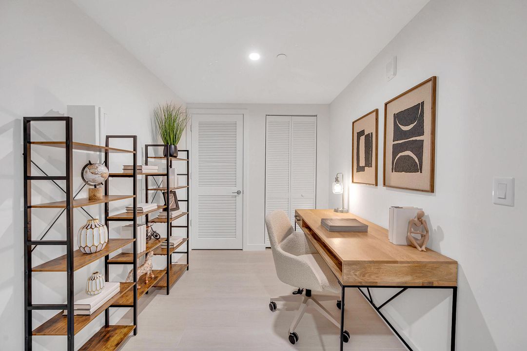 For Rent: $3,702 (1 beds, 1 baths, 870 Square Feet)