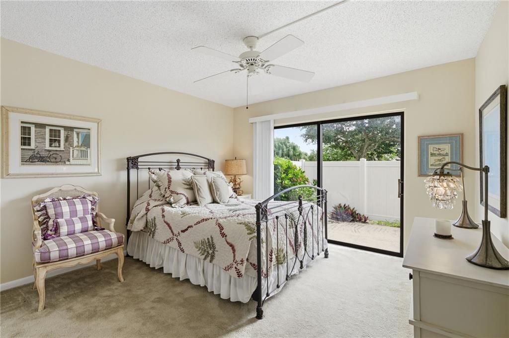 For Sale: $260,000 (2 beds, 2 baths, 1305 Square Feet)