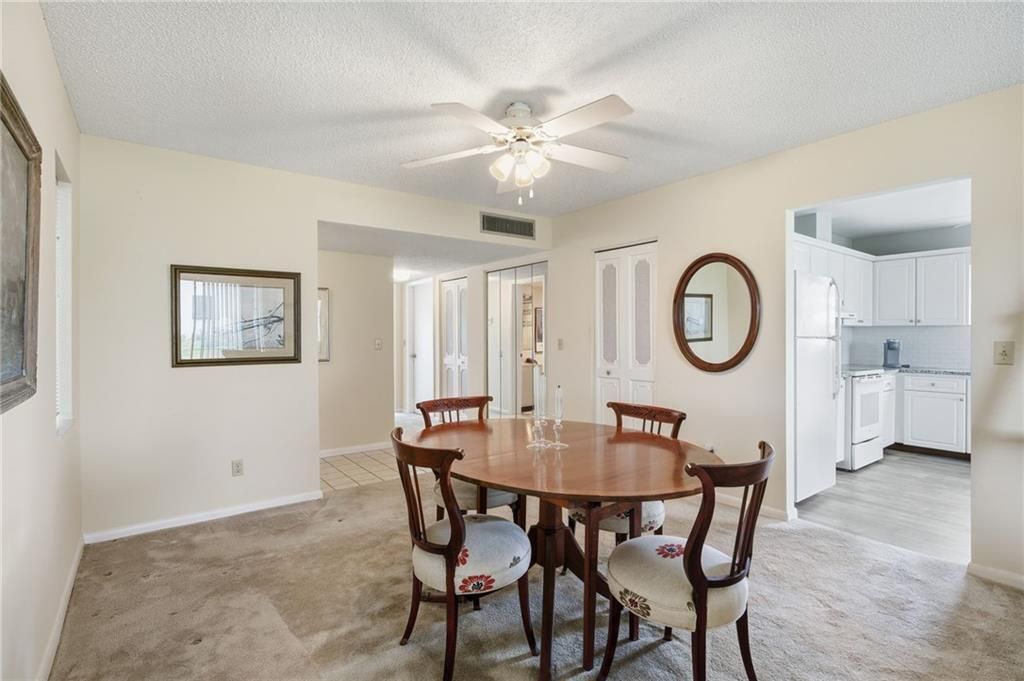 For Sale: $260,000 (2 beds, 2 baths, 1305 Square Feet)