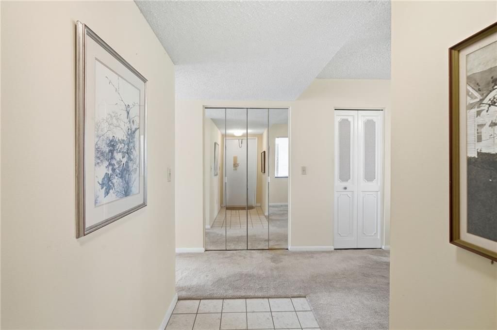 For Sale: $260,000 (2 beds, 2 baths, 1305 Square Feet)